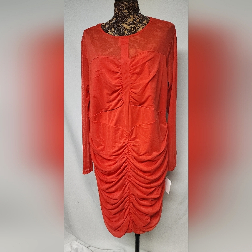 Maree Pour Toi Elegant Ruched Mesh/Sheer Panel Dress. Sz 18.  NWTs